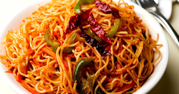 කටට රසට වගේම, සැරට නූඩ්ල්ස් එකක් හදමුද? | Easy Homemade Noodles Recipe